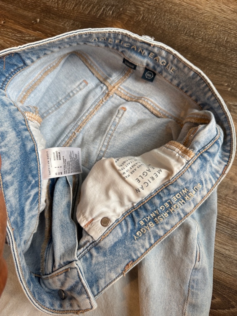 American Eagle Outfitters Light Wash Wide Leg - Picture 2 of 3